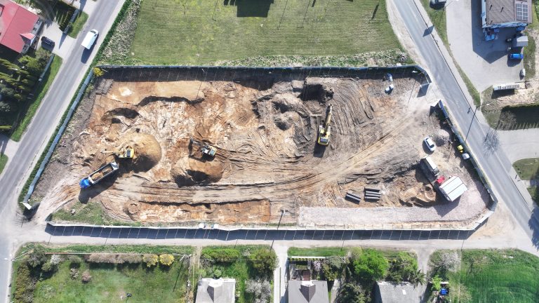 Ile kosztuje nalot pomiarowy dronem? Przewodnik dla inwestorów, wykonawców i geodetów